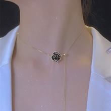 小众设计感玫瑰花钛钢项链女轻奢高级感抽拉珍珠锁骨链2024年新款