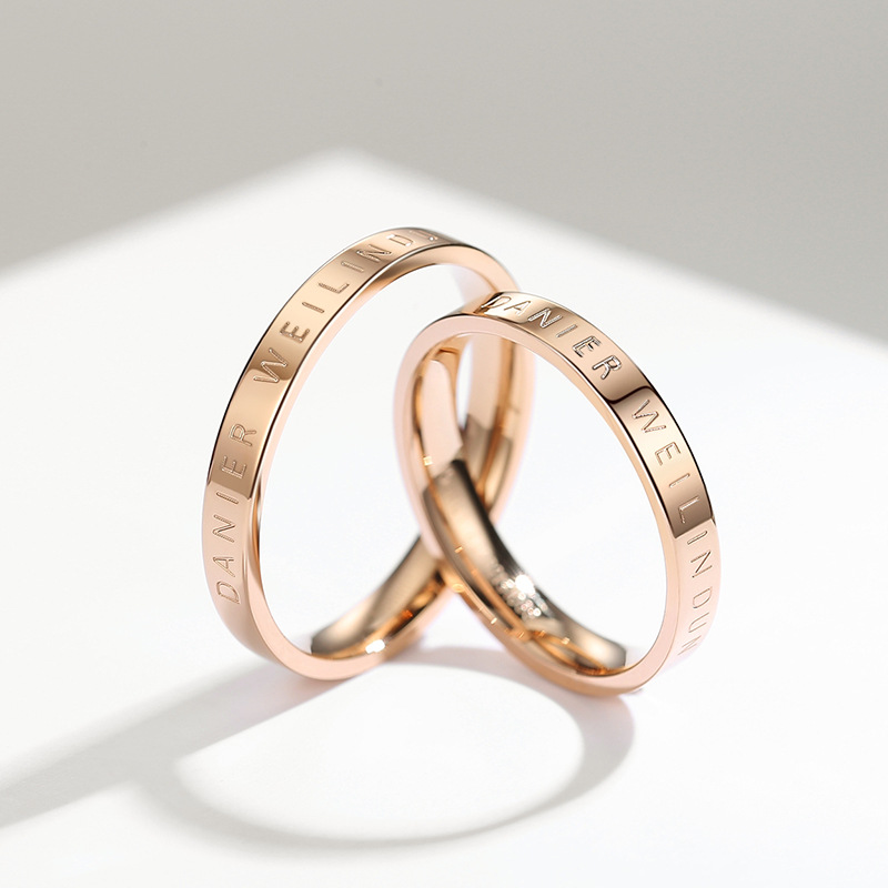 小dw情侣戒指男女对戒钛钢对戒情人节礼物送男女友一件代发