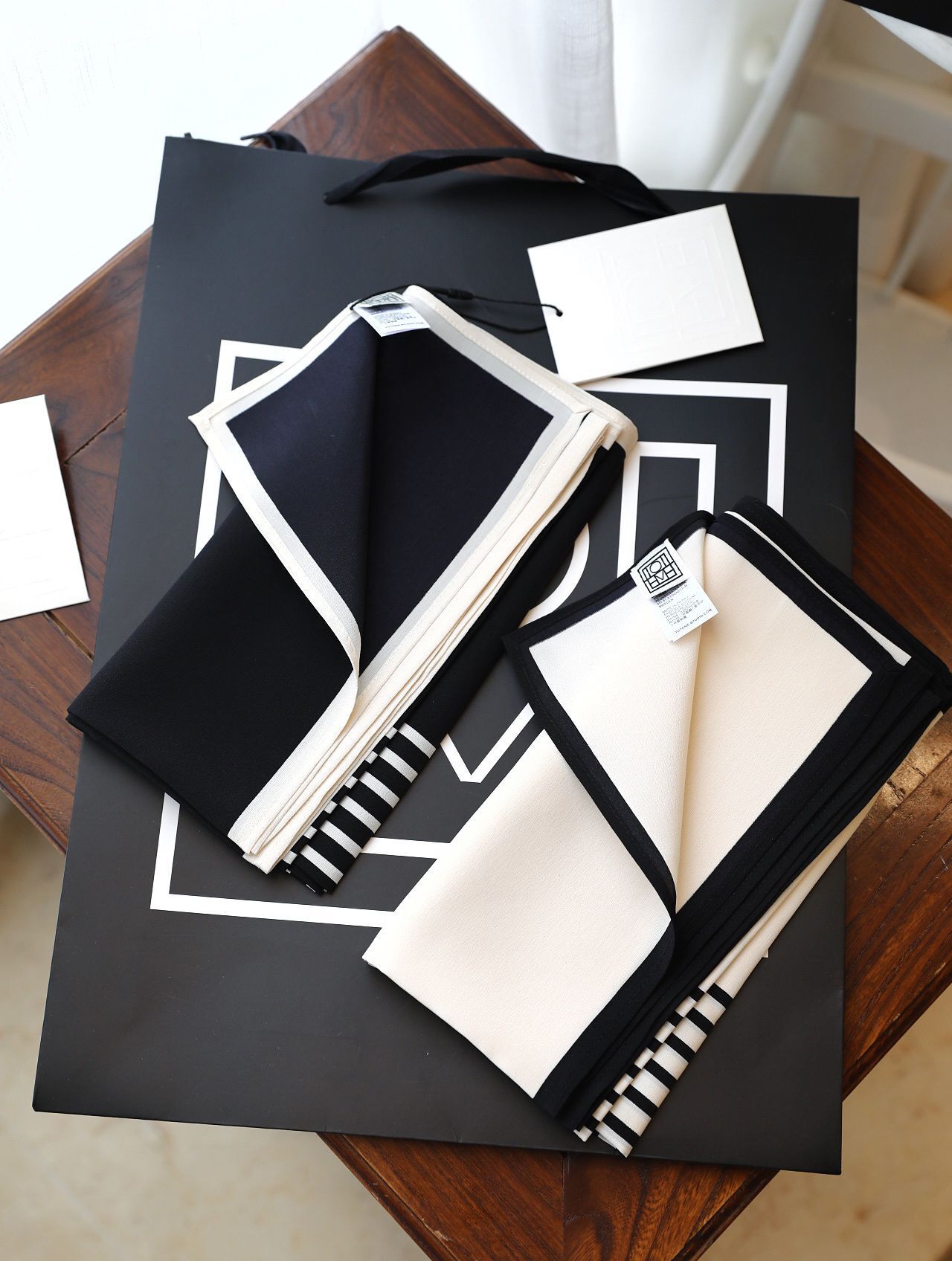 瑞典小众toteme简约黑白条纹90cm双绉真丝丝巾大方巾蚕丝围巾披肩