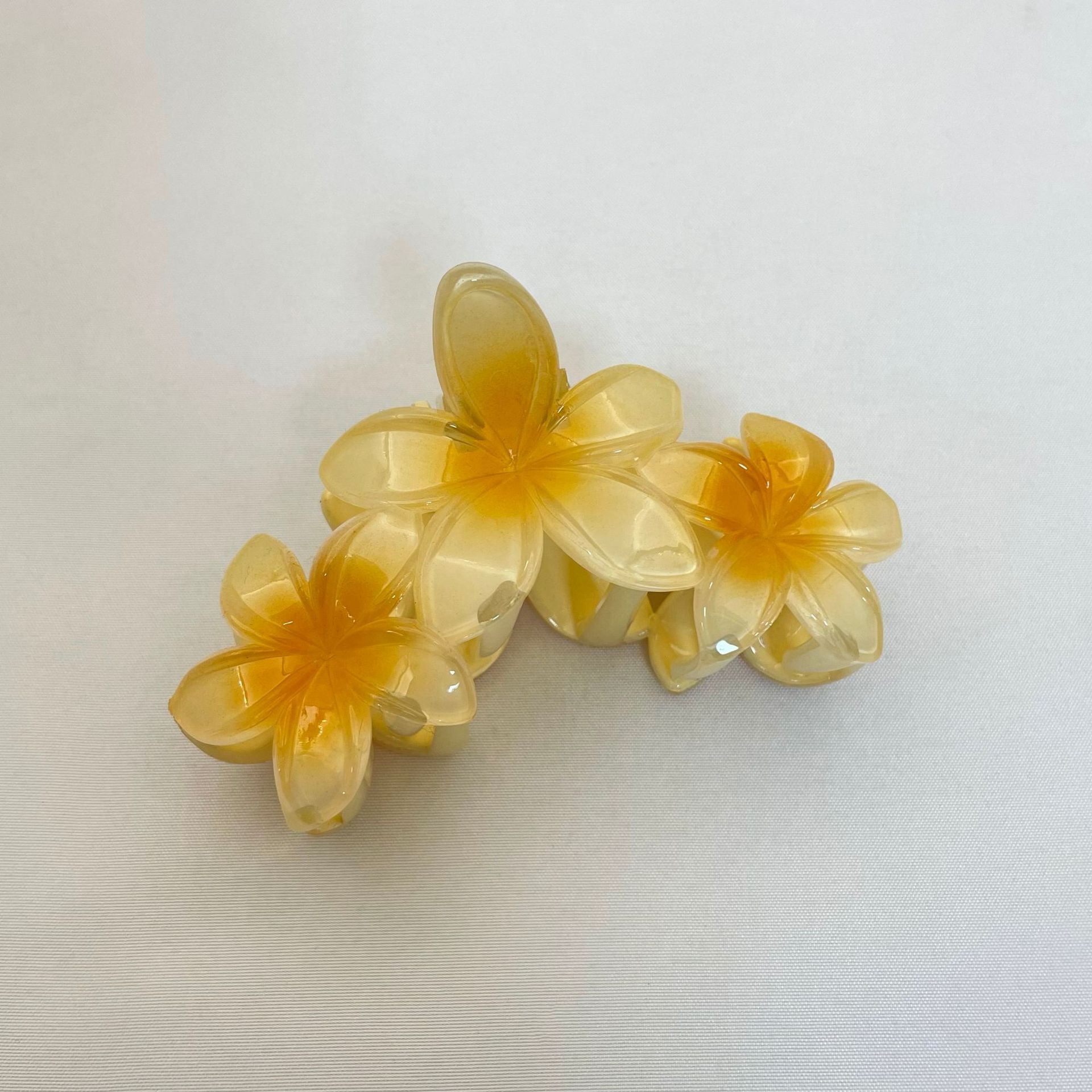 Cross-Border One-Piece Egg Flower Clip Seaside Holiday Flower Hairpin Updo Shark Clip Hair Accessories Headdress