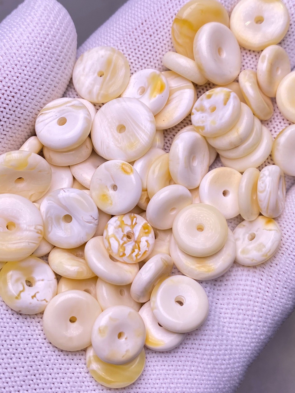 纯天然蜜蜡俄料骨瓷白平安扣蜡质浓郁器型饱满尺寸1015