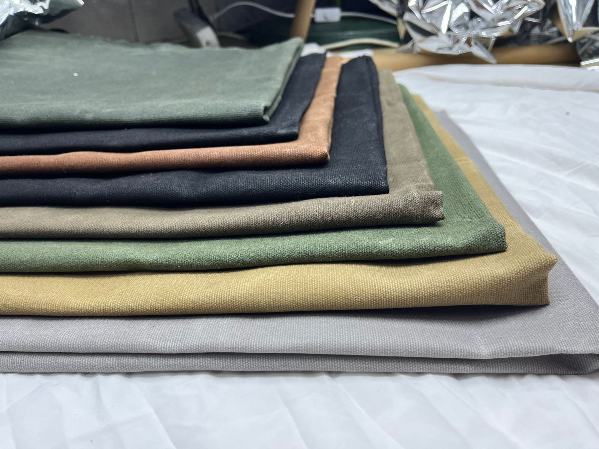 厂家直销帆布过蜡蜂硬蜡湿蜡围裙手袋料12安全棉双面湿蜡防水帆布