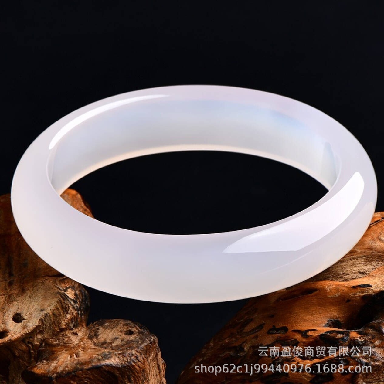 玉髓手镯 天然冰种水晶玉手镯 少女荔枝冻玛瑙手镯 玉髓冰透手镯