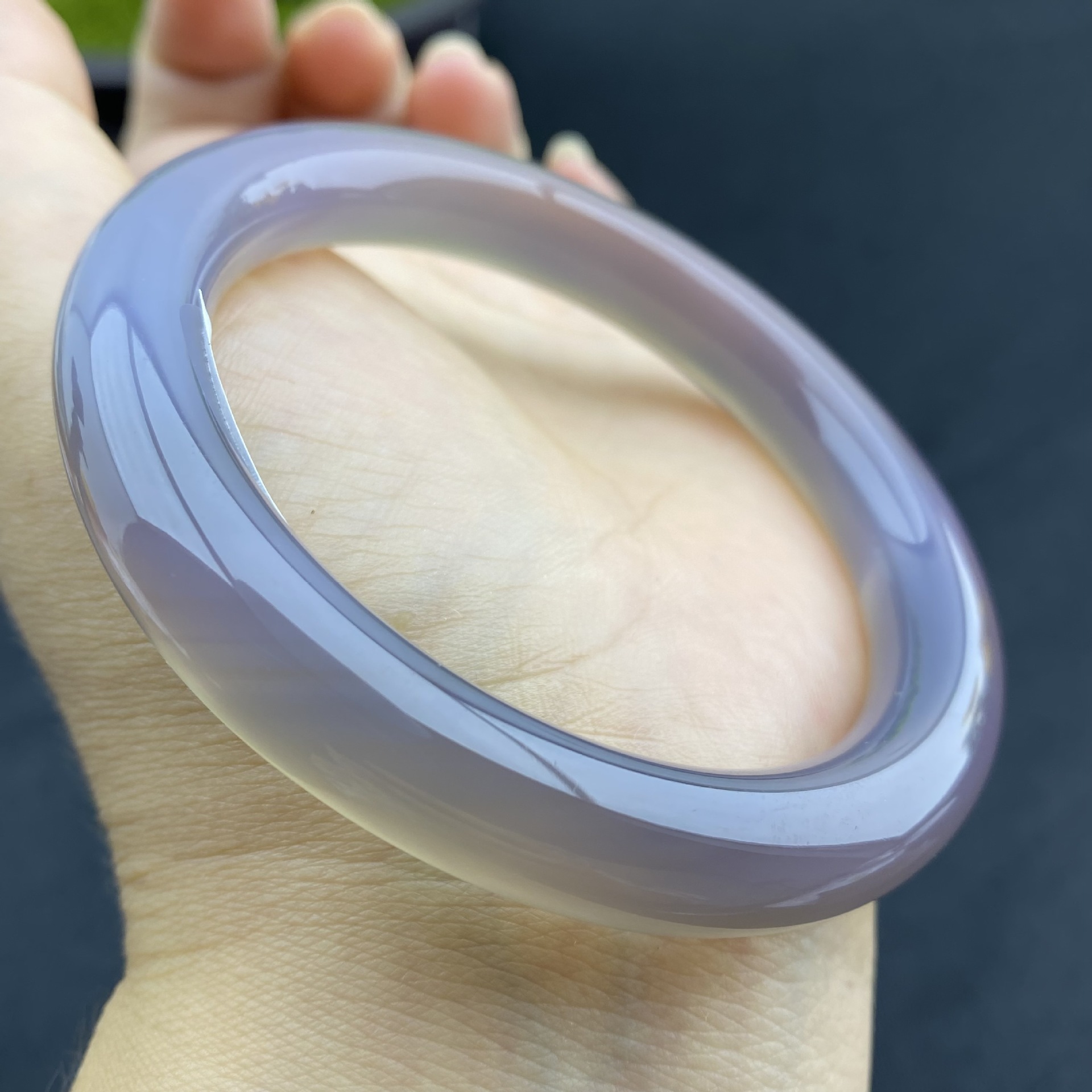 玛瑙圆条手镯女款冰种烟紫色玉髓镯子巴西烟灰色玉髓圆条玉手镯子