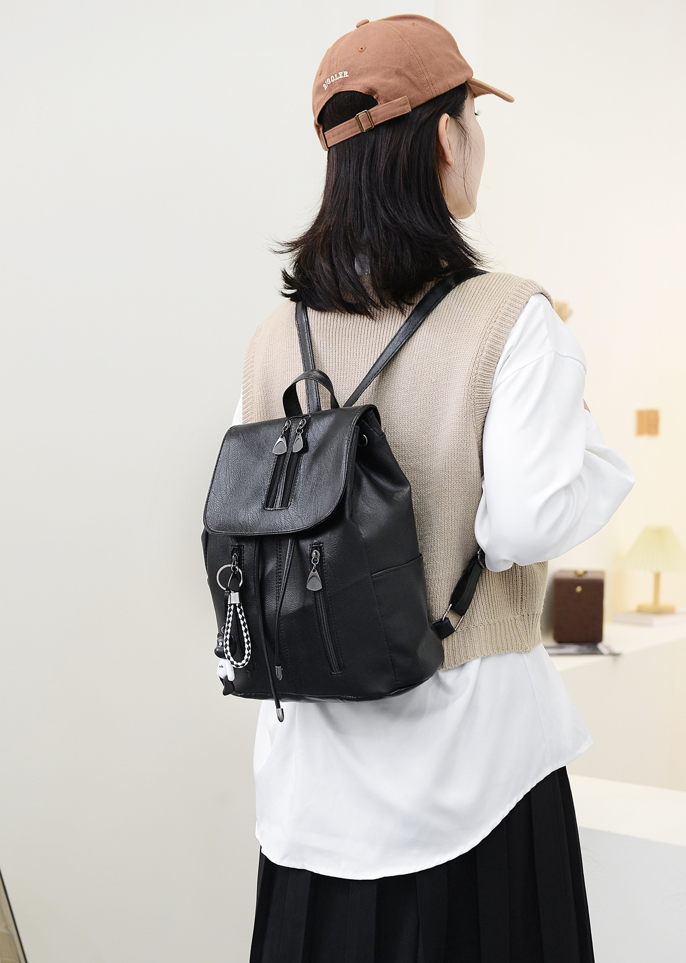 双肩包女包包2021新款韩版时尚软皮背包潮包包休闲简约女士挂件包