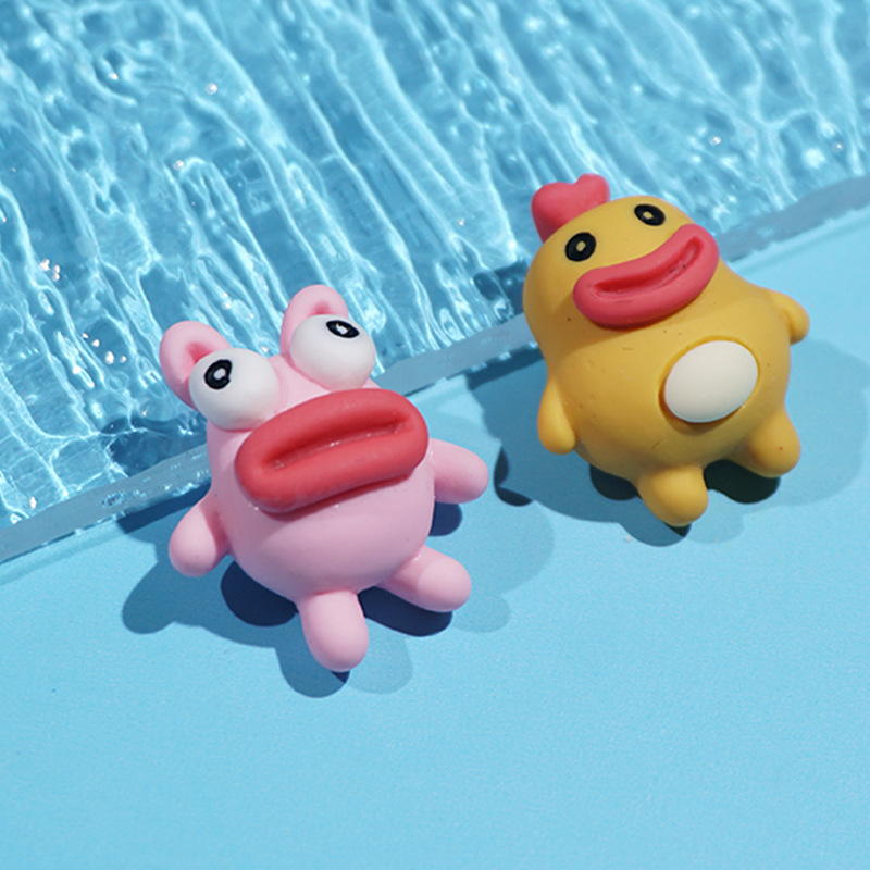 丑萌香肠嘴小动物青蛙卡通树脂饰品配件兔子贴片diy车饰发饰材料