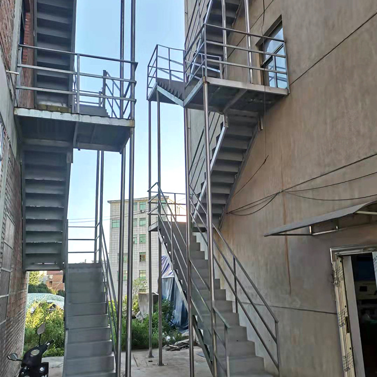 仓库铁楼梯