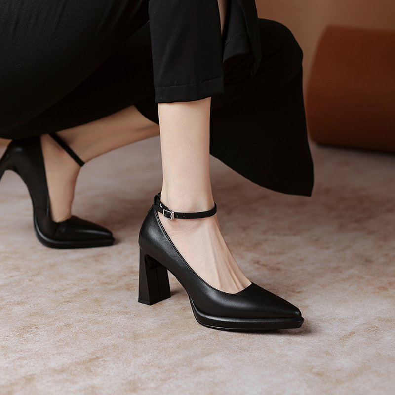 模特走秀鞋一字扣粗跟防水台尖头瓢鞋真皮浅口t台旗袍高跟单鞋女