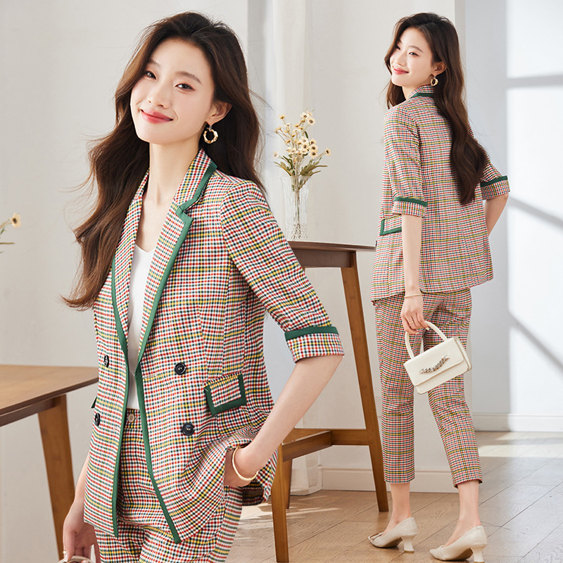 格子小西装外套女夏季薄款2024新款洋气时尚炸街休闲职业西服套装