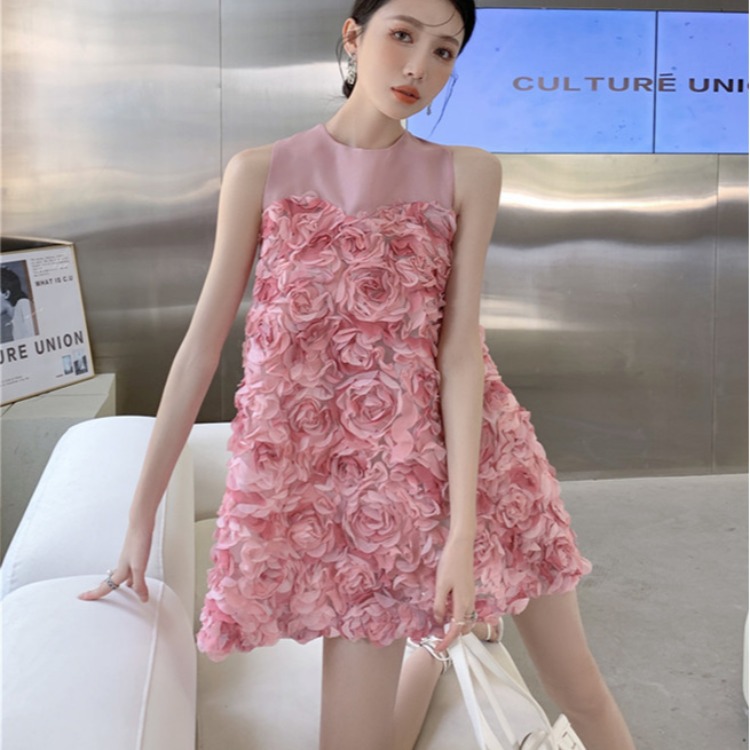 别致高级感粉色连衣裙立体玫瑰花朵奶甜裙法式甜美气质新款无袖裙