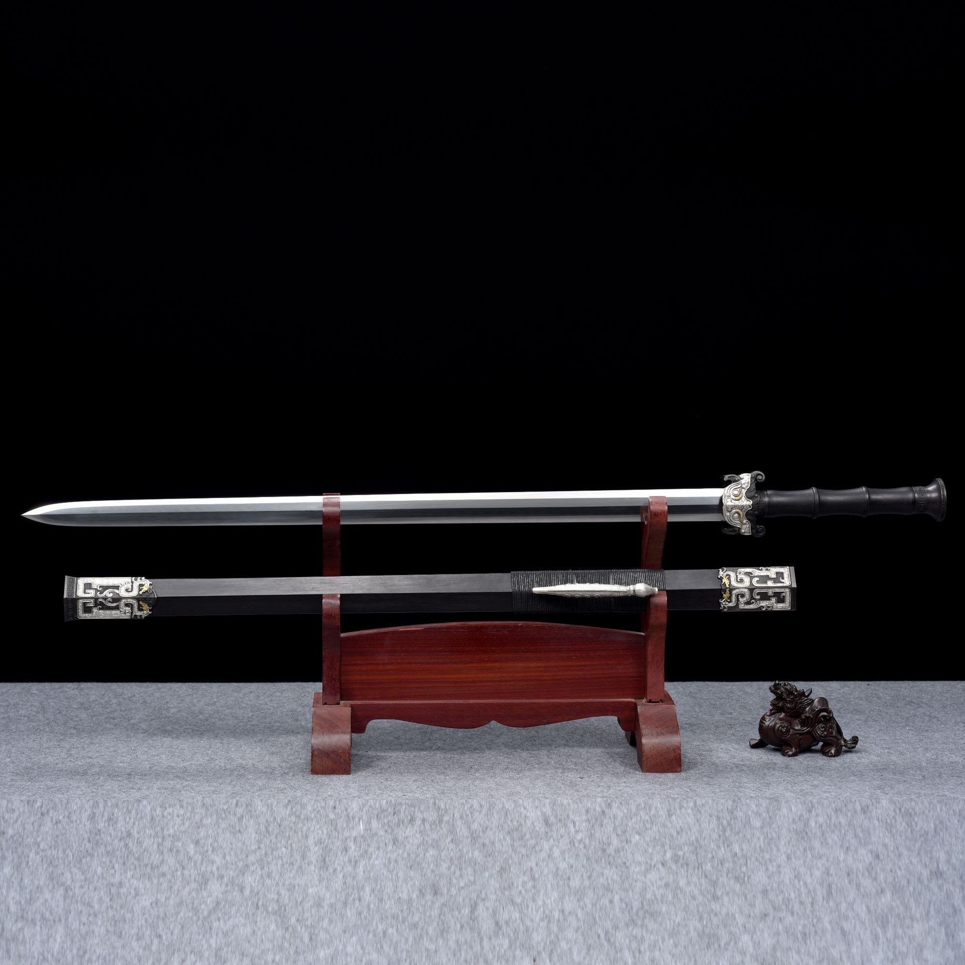 龙泉刀剑t10烧刃防身宝剑一体手工锻打春秋汉剑影视硬剑未开刃