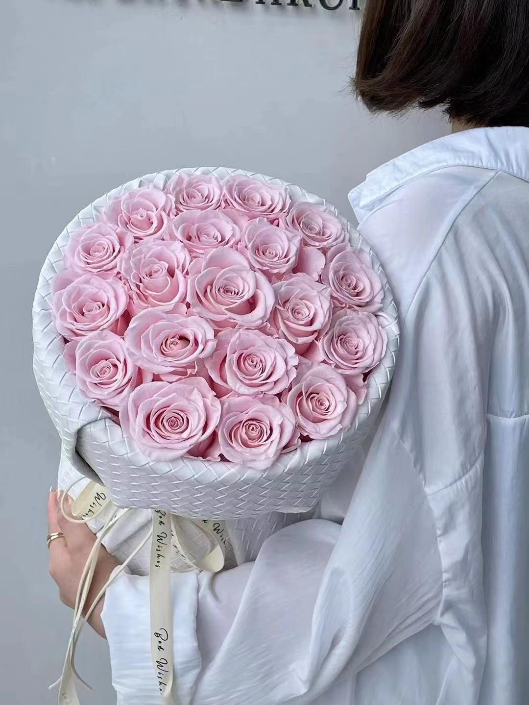 跨境七夕情人节永生花花束玫瑰花礼盒手捧花送女友生日礼物伴手礼