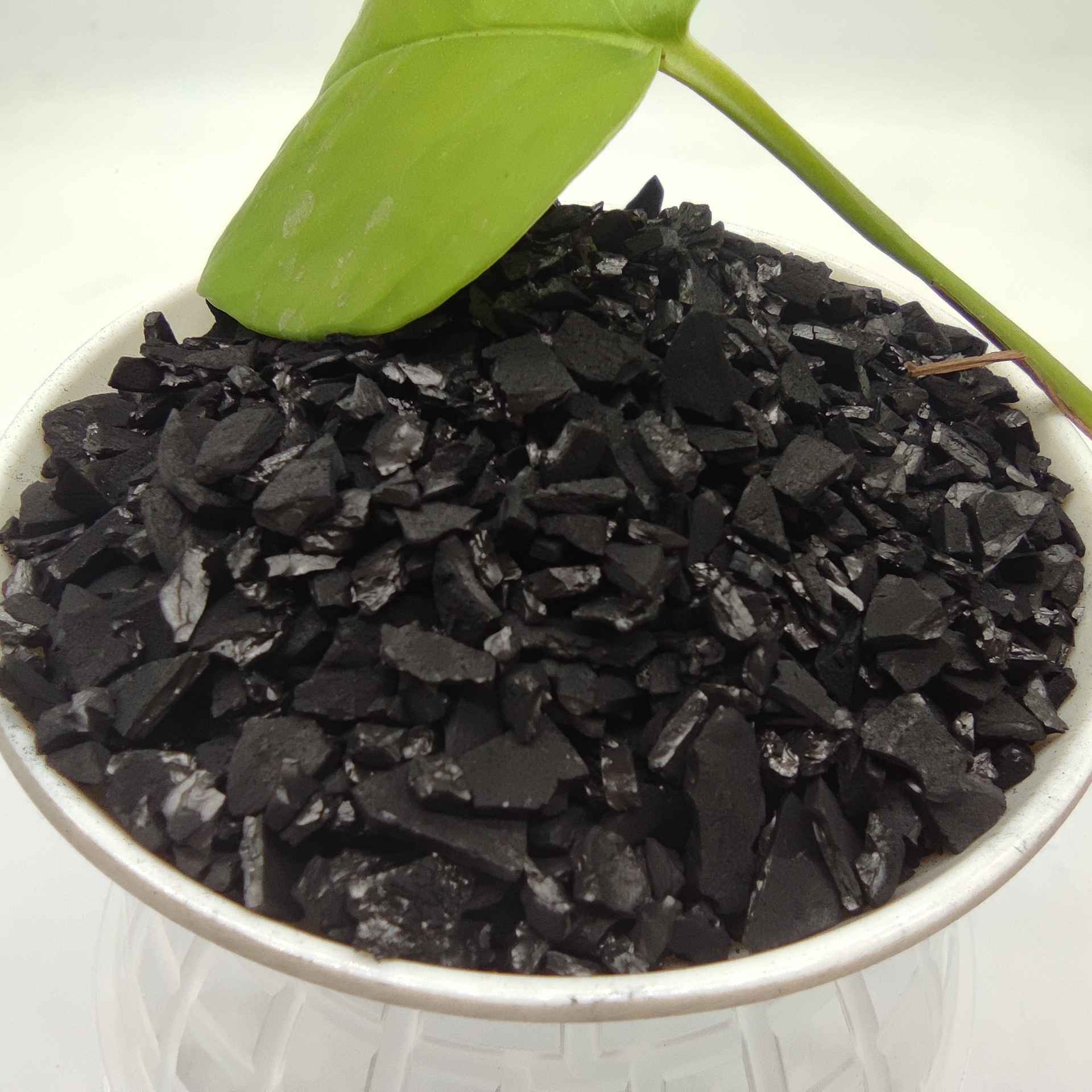厂家直供1020目饮用水过滤椰壳活性炭9001000碘椰壳颗粒活性炭
