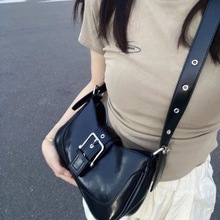 包包女2024新款韩版小众设计设计质感PU复古黑百搭单肩腋下斜挎包