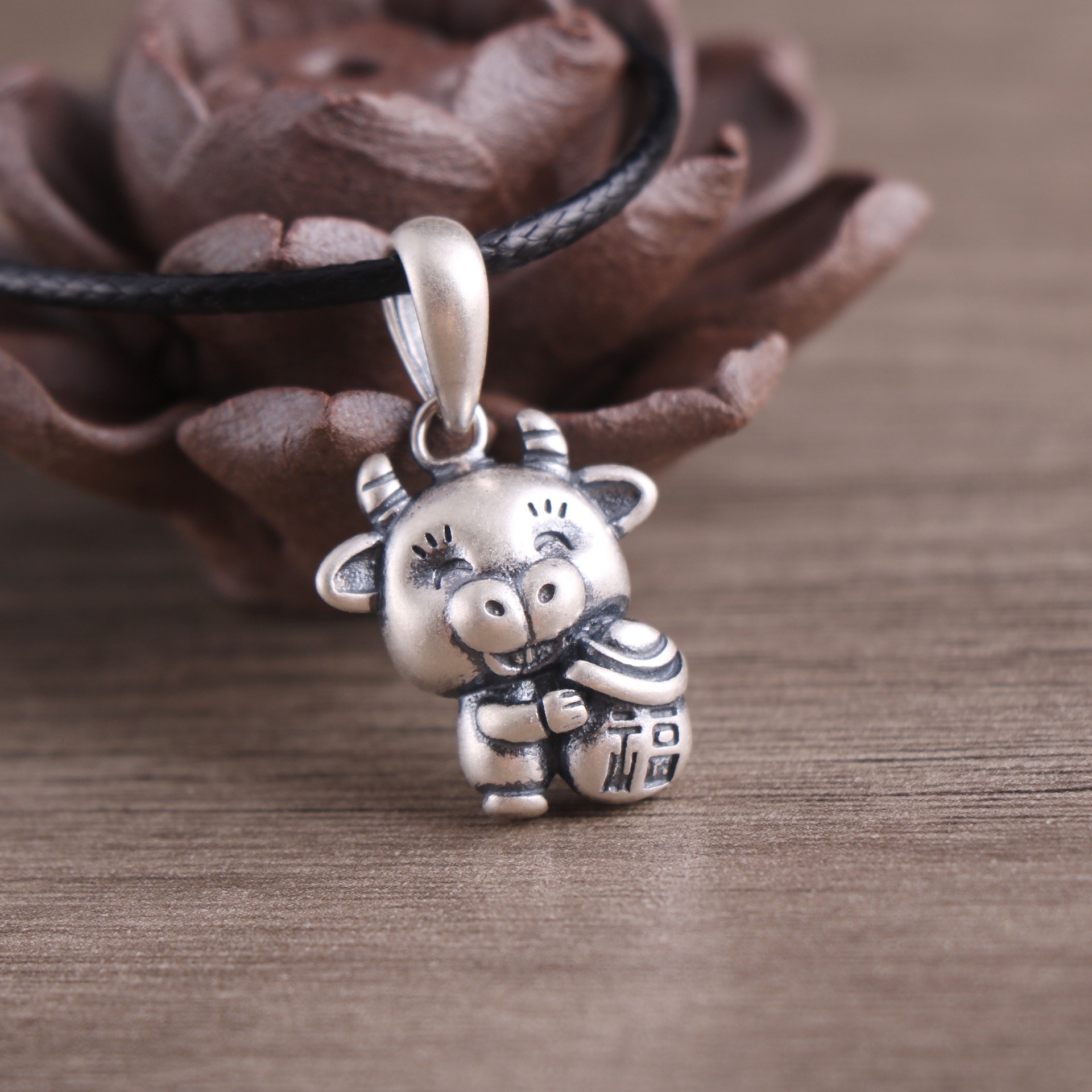 2021牛年吊坠99足银立体本命年生肖银坠子可爱萌小牛献福钥匙扣