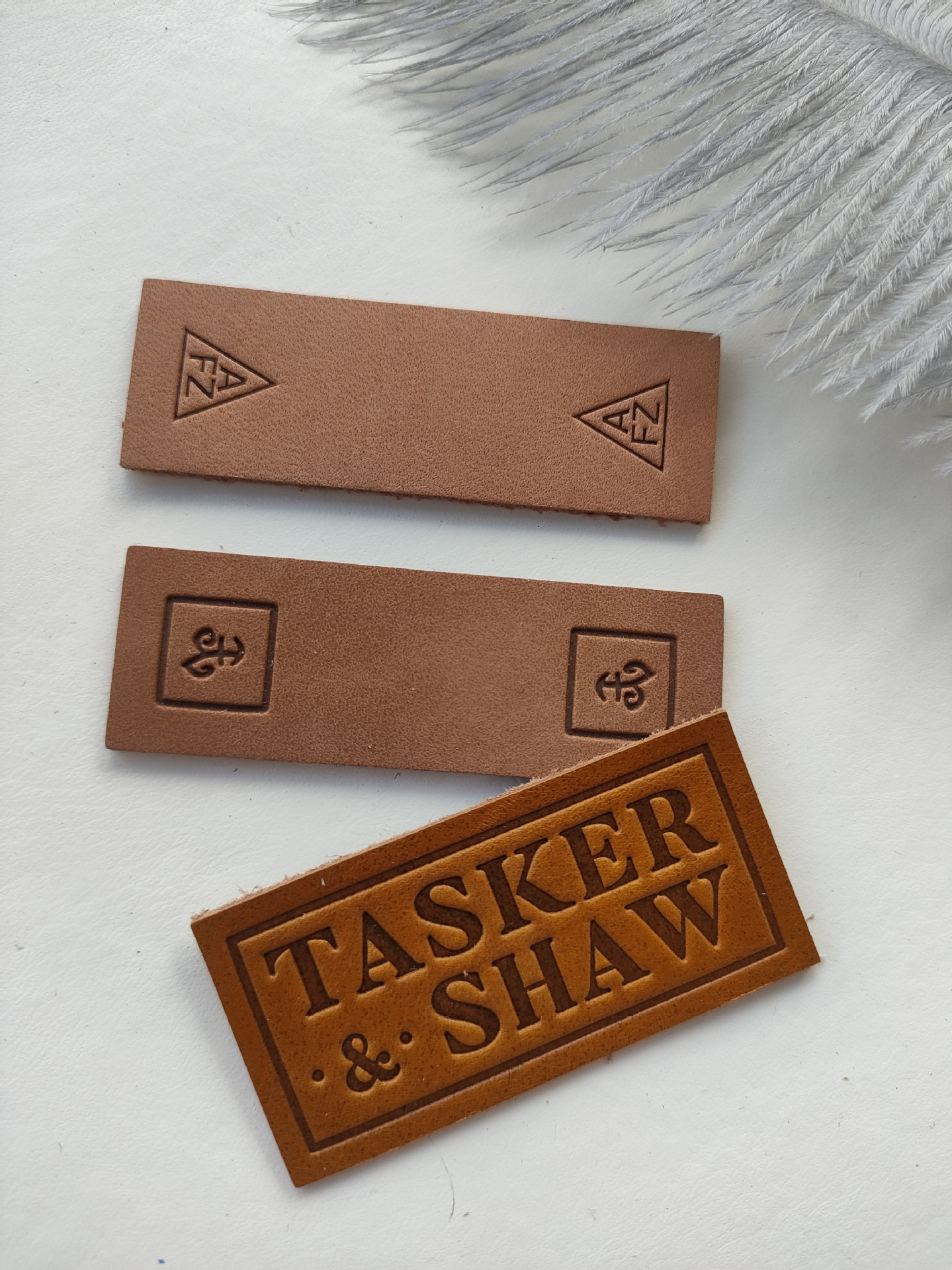 皮标牛仔裤皮标箱包pu皮牌鞋子皮章不规则三角形圆形点漆真皮标签