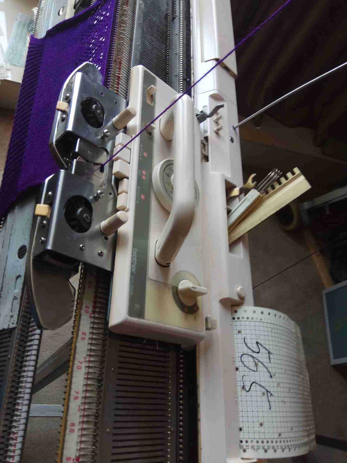 兄弟牌毛衣编织机