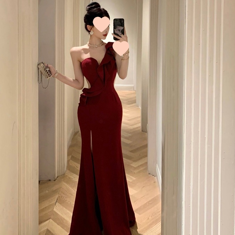 法式赫本风黑色抹胸连衣裙女春季感生日年会晚礼服开叉长裙子