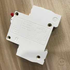 电动车保险开关