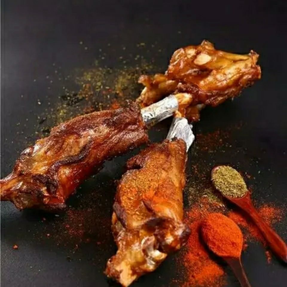 憨牛先生秘制炭烧现烤小羊腿东北网红烧烤风味,健康羊腿