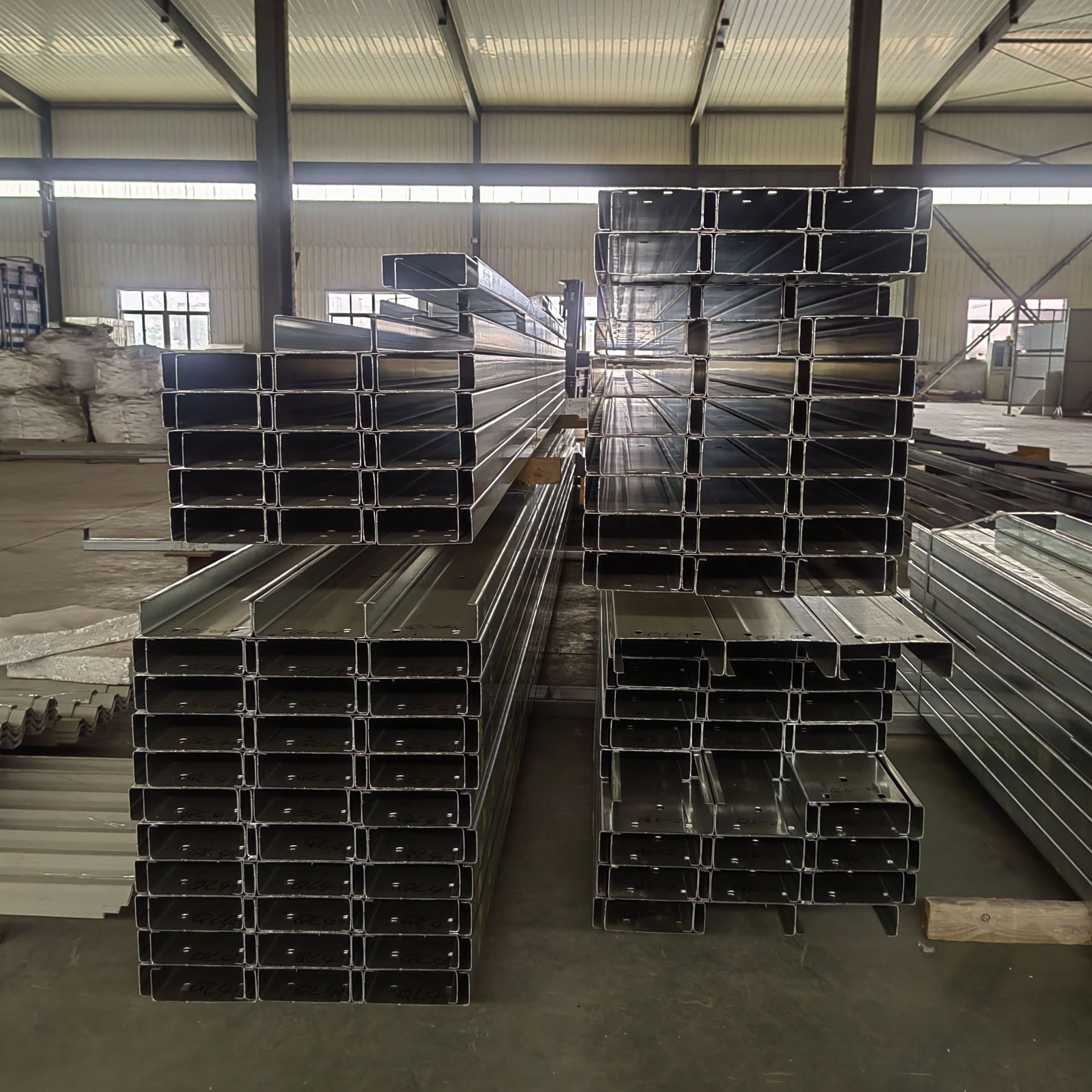 热镀锌c型钢 冷弯型材 钢结构檩条q235/355b材质  支持各种规格