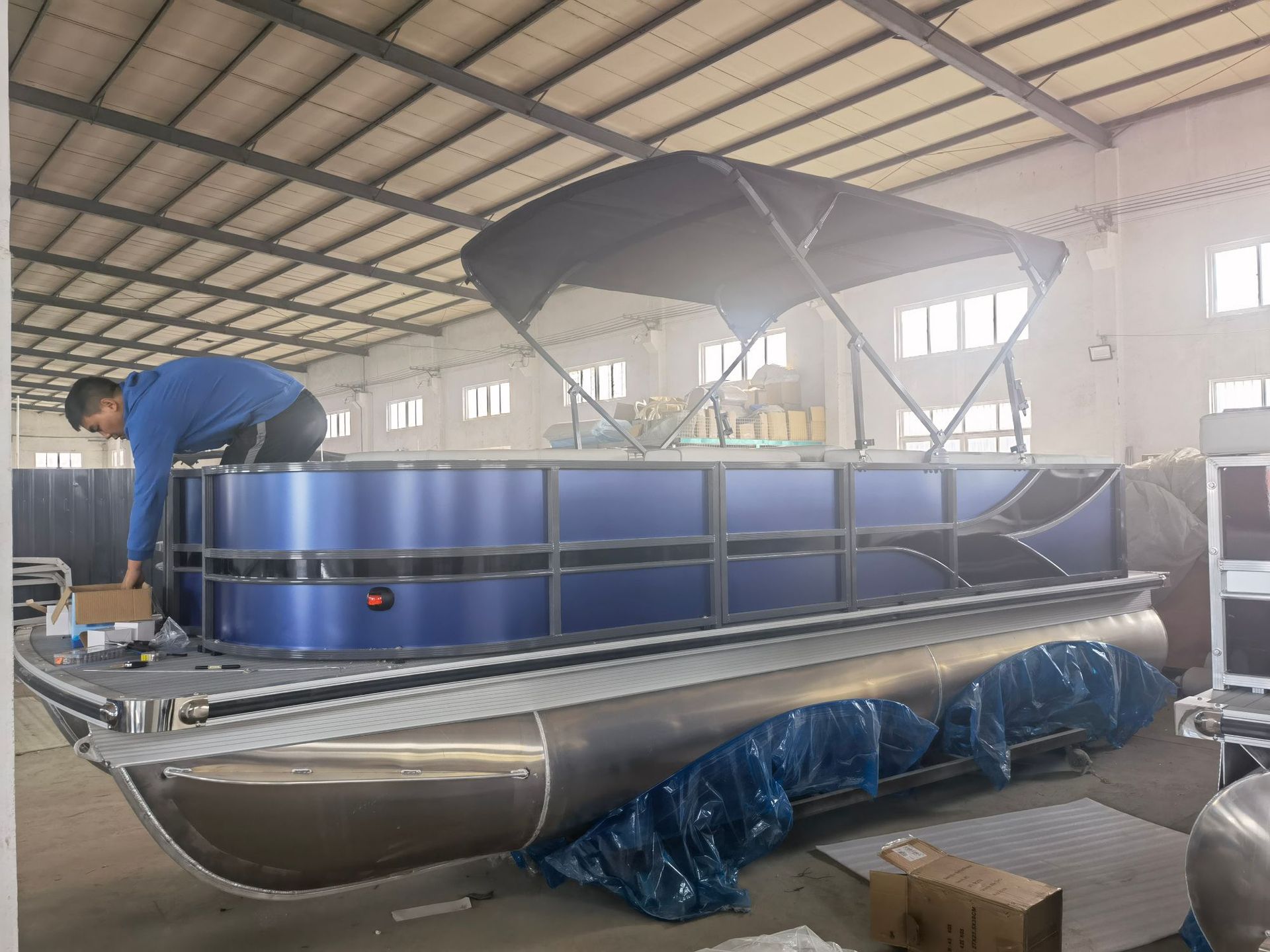 铝合金浮筒船湖上观光船专业游览船蓝色厂家直销海钓船小型浮船