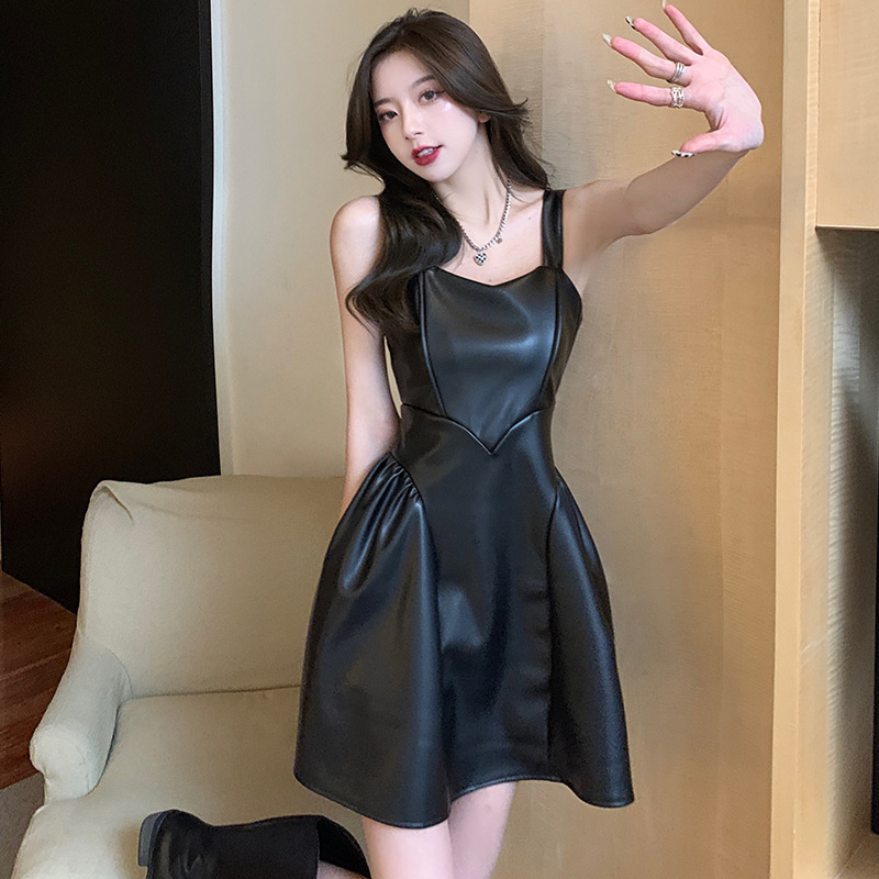 源头货源2021背带皮裙女装秋冬季吊带连衣裙新款甜辣妹两件套