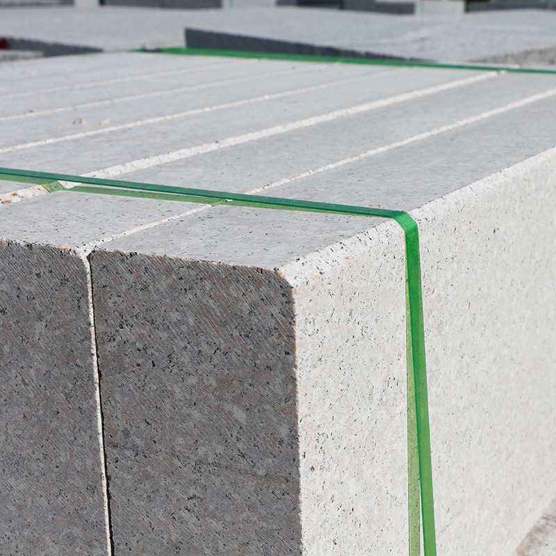 花岗岩永定红路沿石 路肩石马路侧石道路用石材 火烧面虾红路牙石