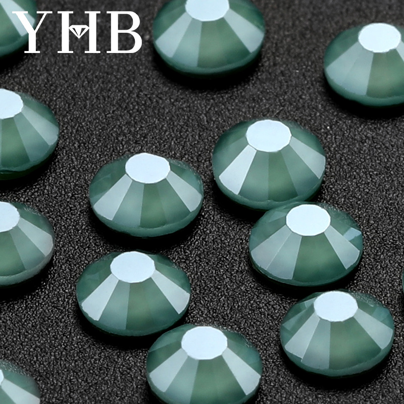Manufacturers Are Selling Crystal Mint Green High-End Clothing Ornament 3mm Solid Czech Diamond round Bottom Glass Nail Rhinestone