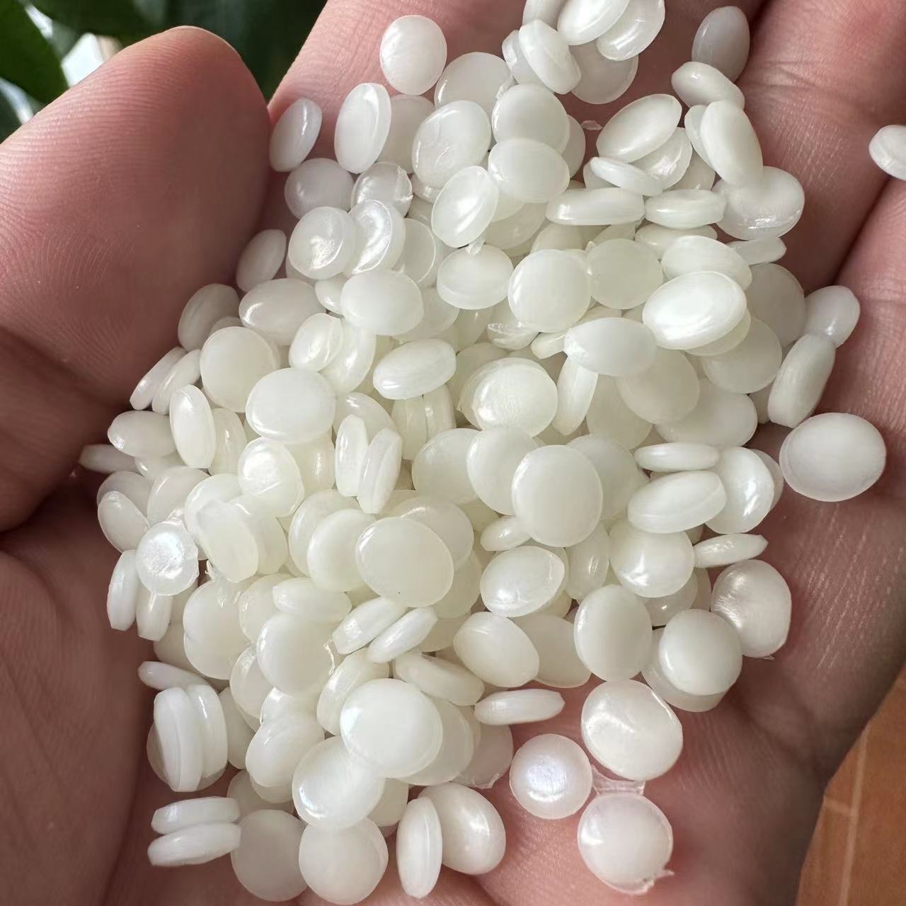 硬质pvc色本颗粒60度-120度 食品级pvc原料 高韧性 无填充pvc胶粒