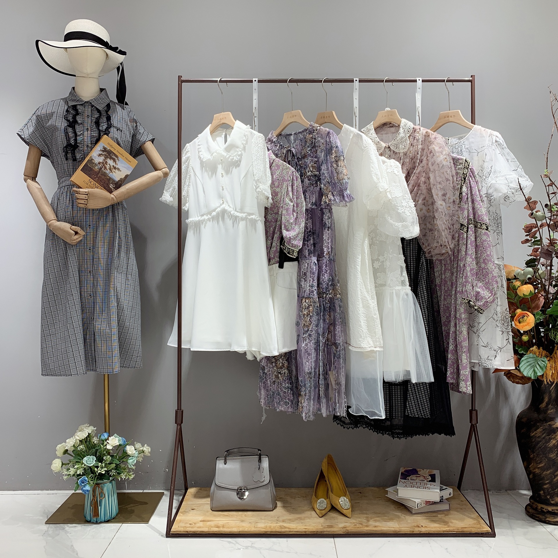 芭依璐品牌撤柜夏装断码连衣裙十三行女装尾货批发实体店直播货源