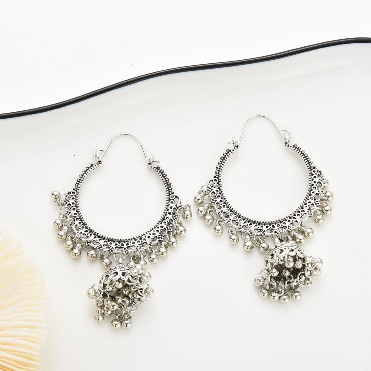 泰国风气质铃铛吊坠复古流苏吊式月亮印度小珠民族特色耳环女夸张