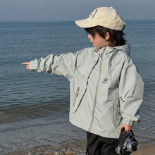 儿童外套2024春季新款韩版胖大童运动休闲连帽上衣男童个性冲锋衣