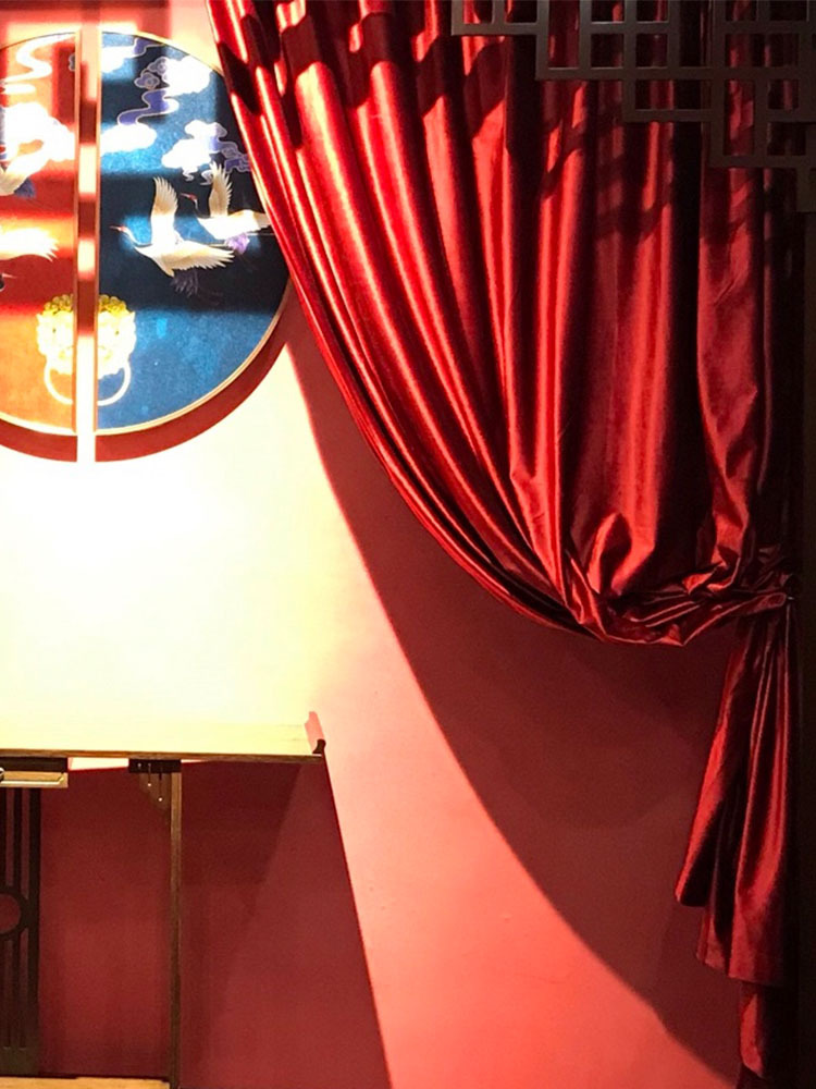 成品绒布加厚隔音丝绒复古纯红色婚房遮光新中式客厅背景家用窗帘