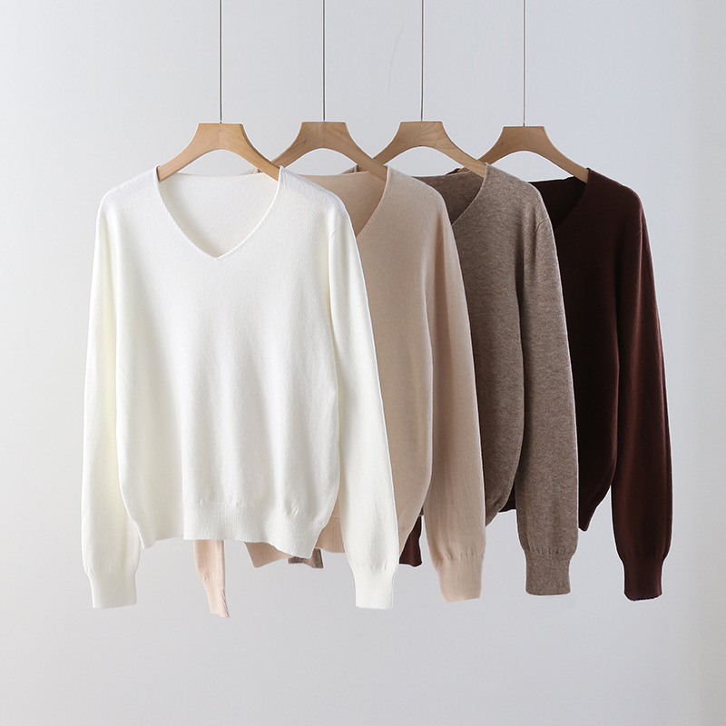 高级感软糯V领无缝简约针织打底毛衣女春秋冬季休闲长袖内搭上衣