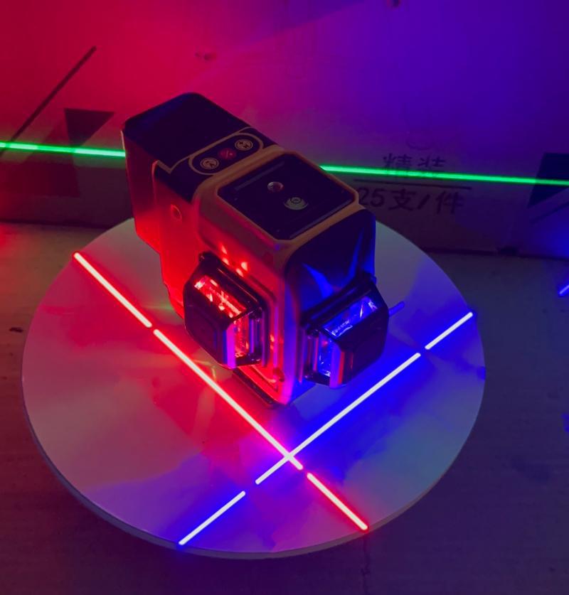 批发紫光绿光红光3色水平仪12线彩虹机高精度强光红外线贴地仪贴