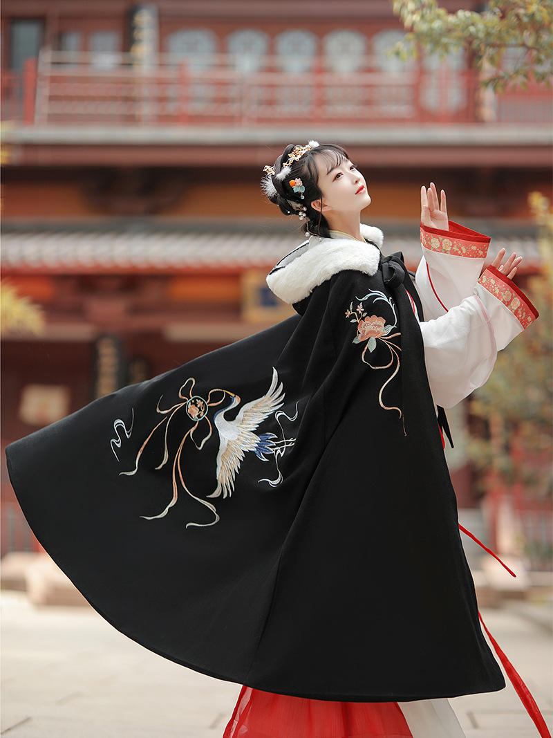 花瑶鹤汉服斗篷秋冬长款加绒加厚保暖连帽披风古风刺绣毛呢外套