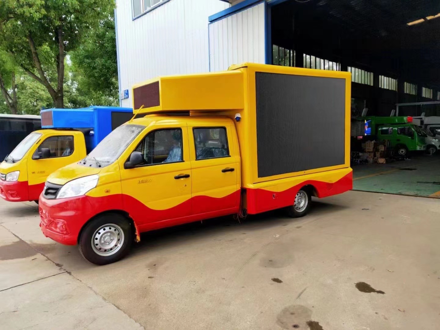 广州 双排座程力led广告车流动宣传车 小型车视频流动舞台车-阿里巴巴