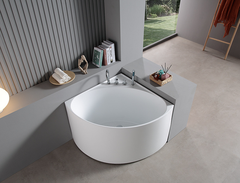 深泡日式三角扇形浴缸小空间拐角独立式无缝一体家用迷你冲浪浴盆