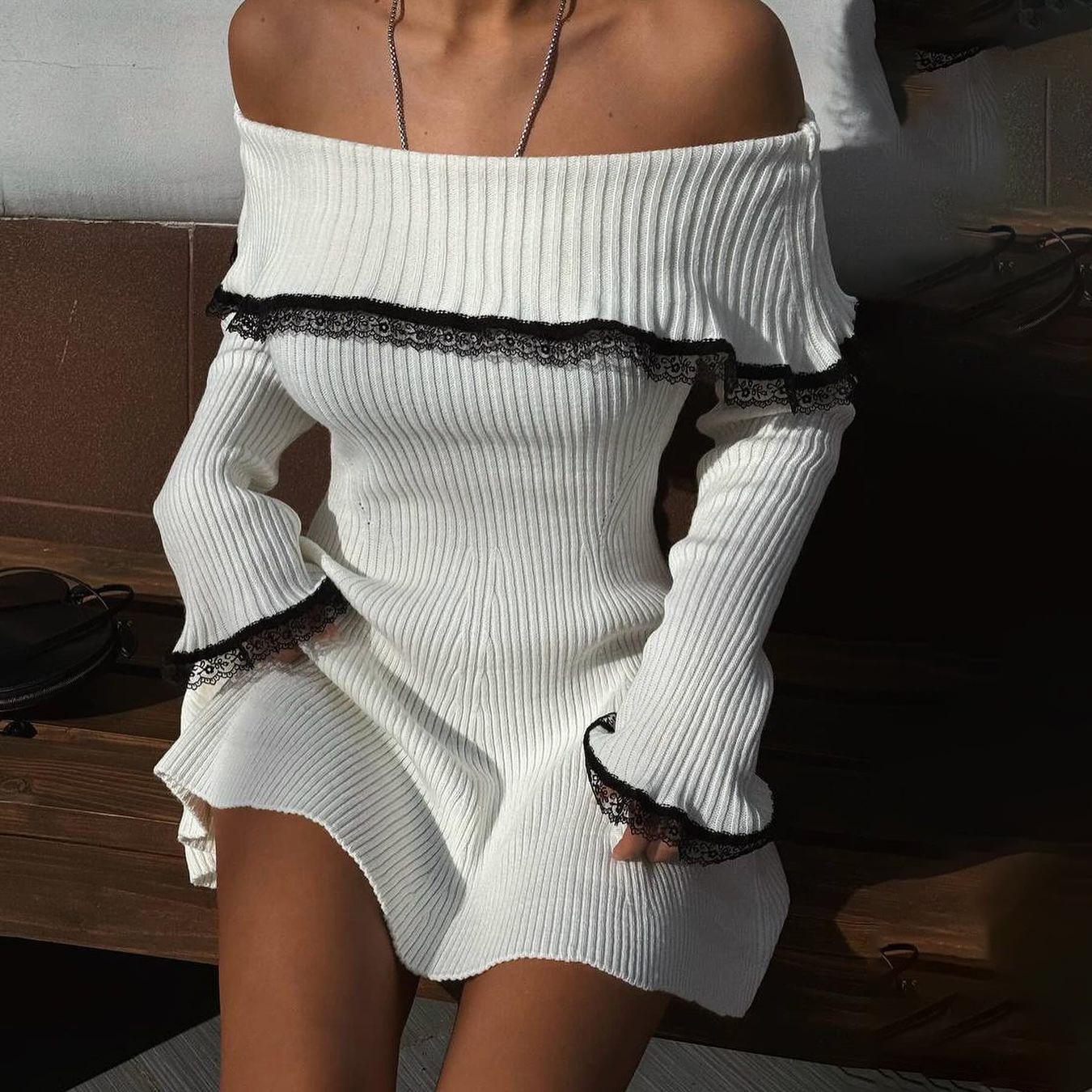 小众设计感交叉挂脖吊带连衣裙女辣妹性感拼接蕾丝露腰一字肩短裙