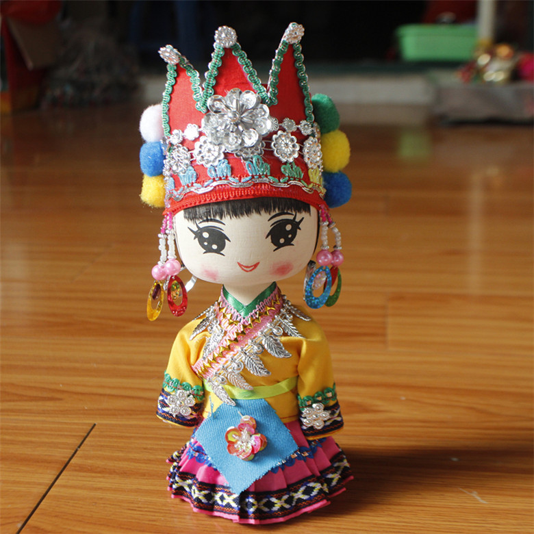 少数民族娃娃手工卡通布娃娃云南特色玩偶旅游纪念品木头玩具娃娃