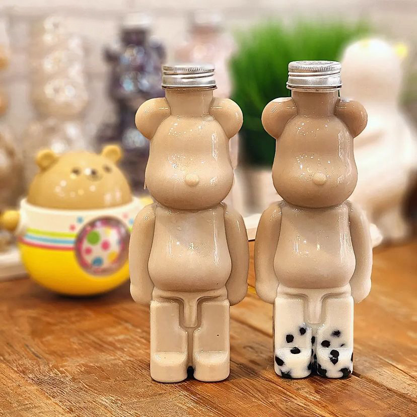 可爱暴力熊塑料瓶网红奶茶杯500ml700ml大容量果汁瓶卡通糖果罐子