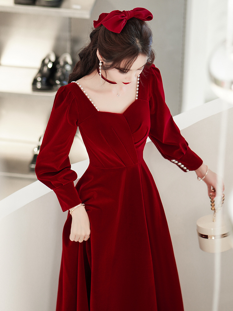 敬酒服新娘长裙2022冬款结婚订婚回门礼服女酒红色丝绒长袖晚礼服