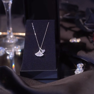 轻奢满钻锆石银杏叶项链感小香风百搭精致扇形锁骨链保色颈链