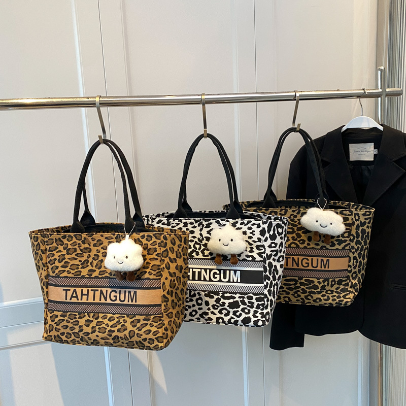 Large Capacity Bag Women's Bag 2023 Spring and Summer New Fashion Trendy Shoulder Bag Leopard Print Canvas Tote Bag