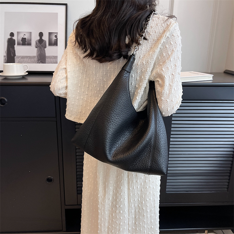 Bubble Soft Leather Solid Color Large Capacity Tote Bag for Women 2023 New Single Shoulder Underarm Commuter Vacation