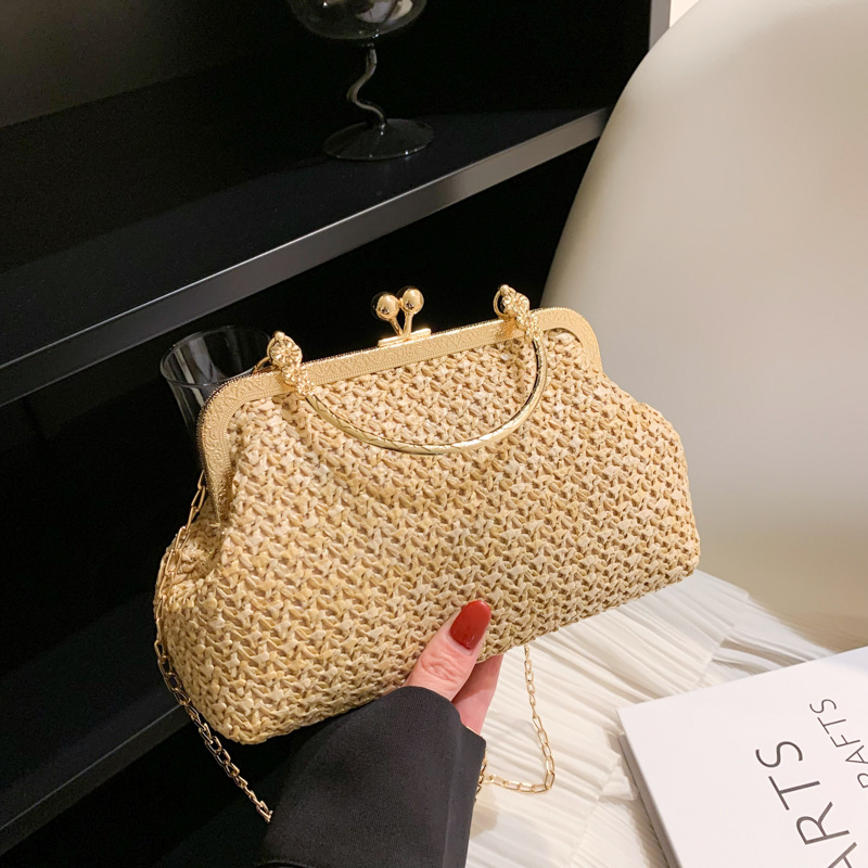 2023 New Summer Woven Bag Minority Fashion Shell Clip Bag Shoulder Crossbody Chain Bag Cell Phone Bag Women