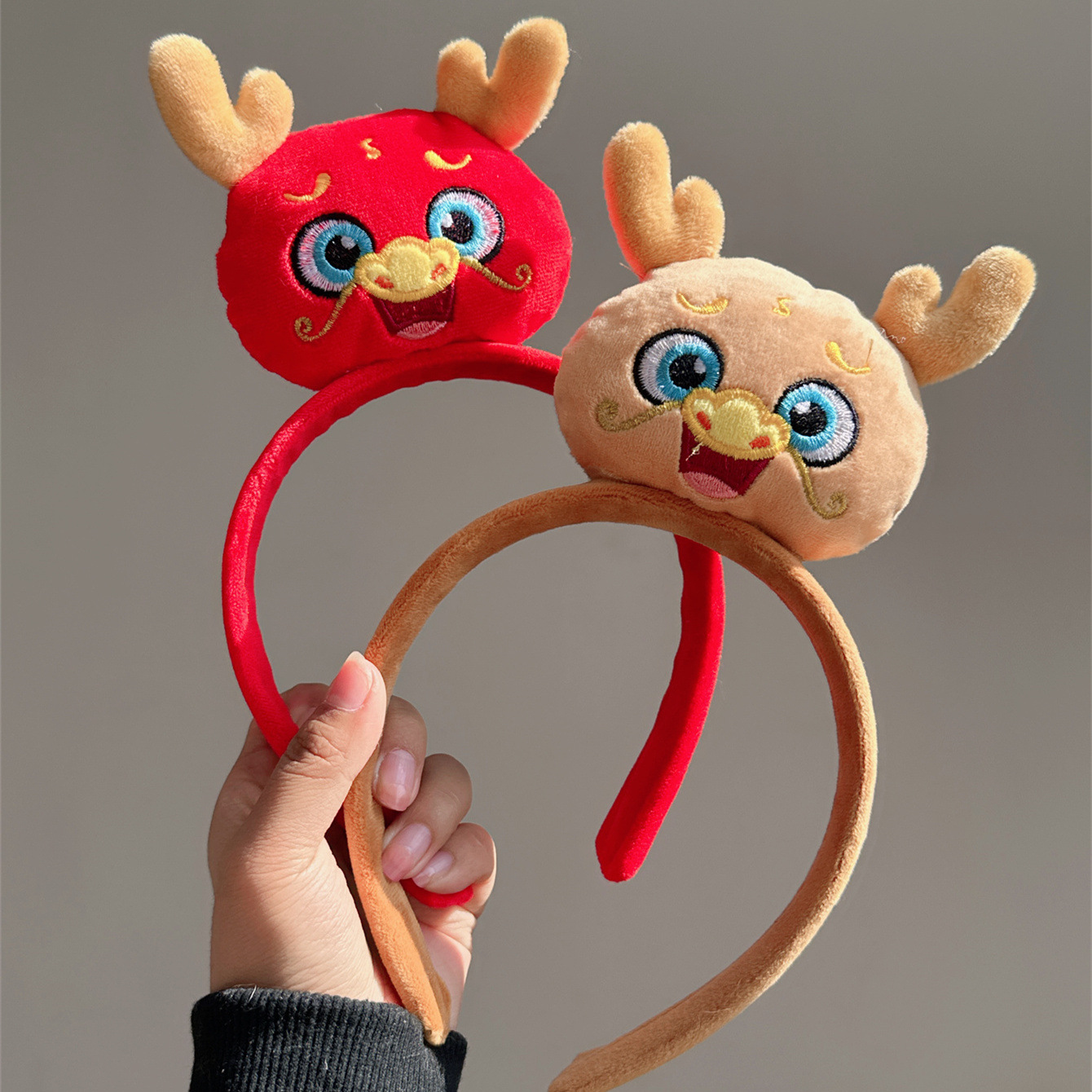 龙年生肖头饰可爱龙公仔发箍超萌龙角发卡成人儿童活动表演头饰品