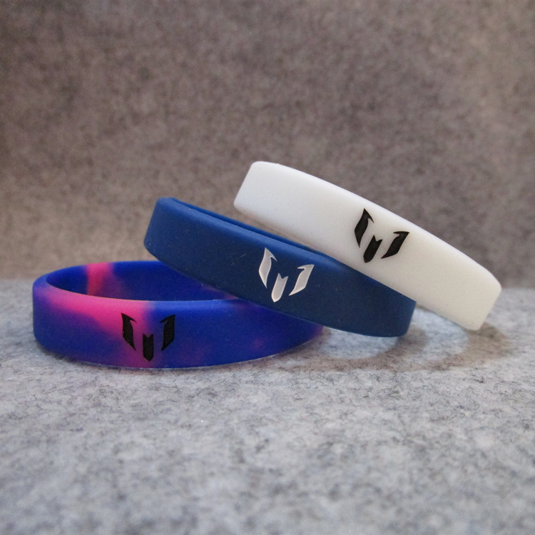 足球巴黎30号梅西签名运动手环硅胶腕带球迷饰品c罗内马尔姆巴佩