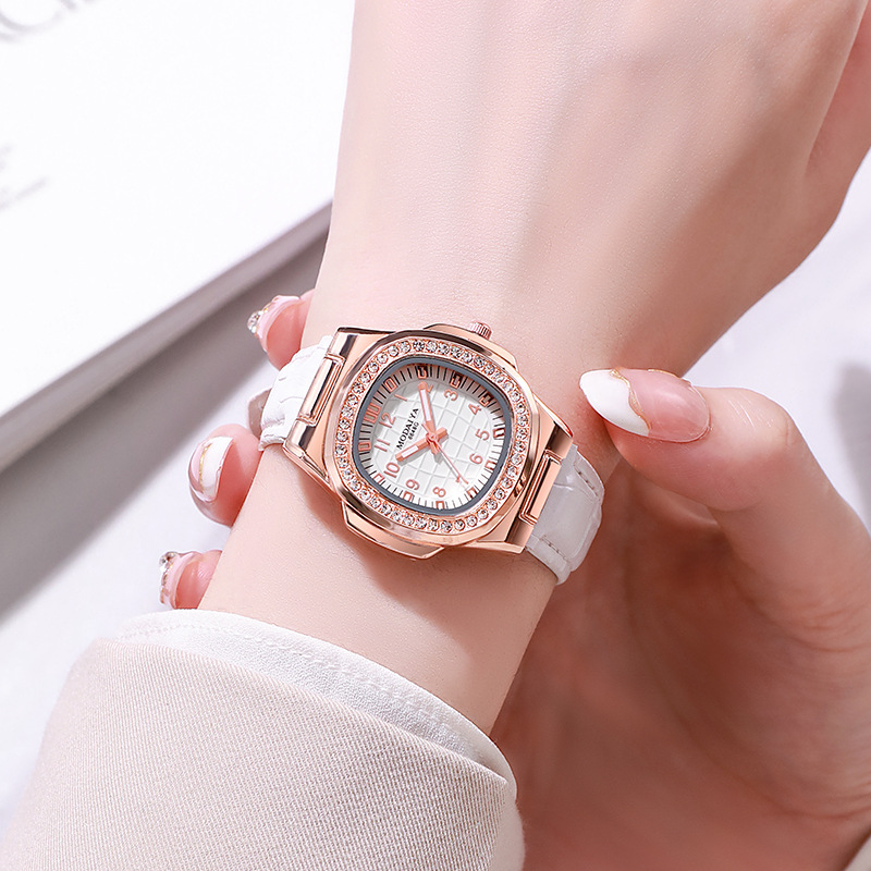 Live Broadcast with Goods Nautilidae Style Diamond-Embedded Watch Foreign Trade Fashion All-Match Square Grenade Women's Watch Spot Delivery